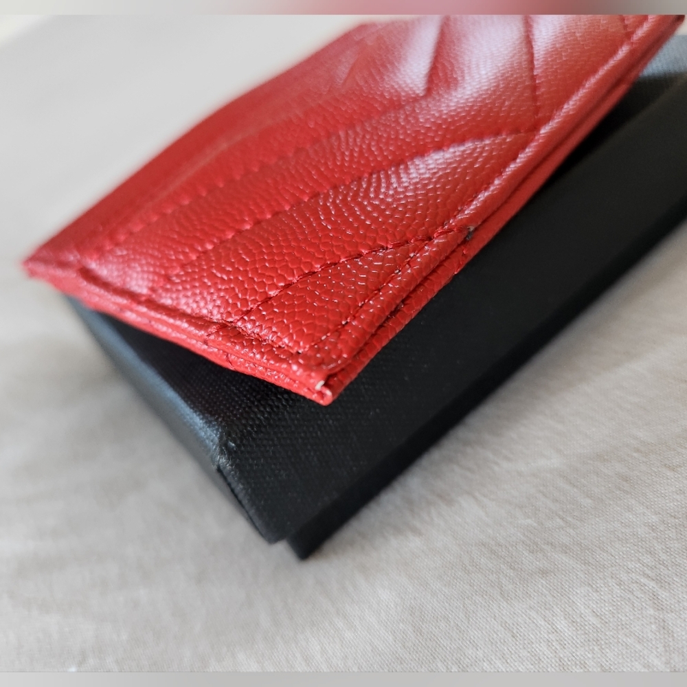 Red Cardholder With Box - Picture 8 of 10